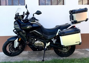 QJ Motor SVT 650 X 2024 - 3