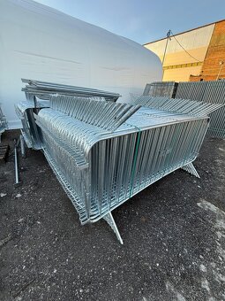 Mobilna bariera 1,1 × 2,6 m - akcie , festivaly - 3