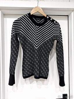 NOVE Guess pleteny monogram sveter XS, S - 3