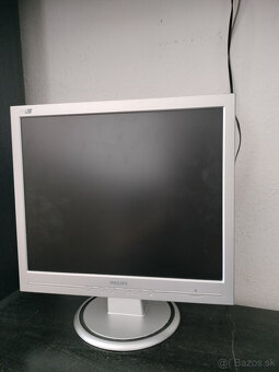 vga_monitory[17''] - 3