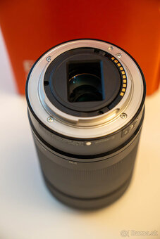 Sony E 55-210 mm f/4.5-6.3 OSS - 3