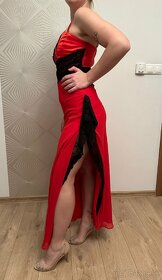 Červené plesové šaty - 3