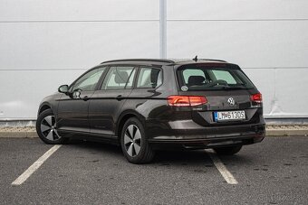 VW Passat Variant 2.0 TDI 110kW DSG Pôvodný lak - 3