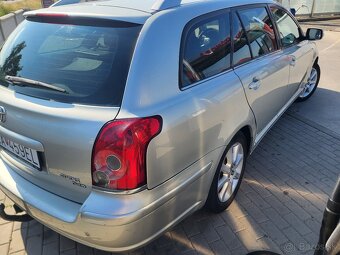 Toyota avensis D-4D - 3