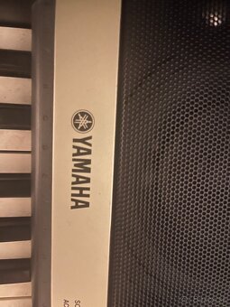 YAMAHA PSR 640 - 3