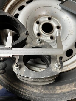 Podložky pre Subaru Forester - 3