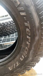 Bf goodrich All tereain 285/70/17 - 3