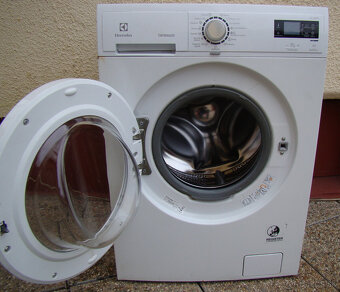 Automatická práčka ELECTROLUX A+++ 1200 OT 6 KG - 3