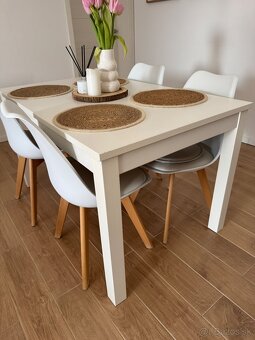 Predam jedálenský stôl so stoličkami - 3