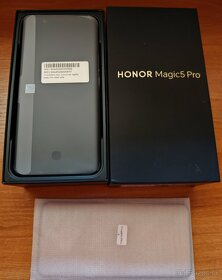 Mobilný telefón HONOR Magic5 Pro 5G čierny - 3