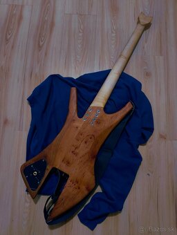 Basgitara basa 5 strunová fretless headless - 3