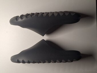 Yeezy slide - 3