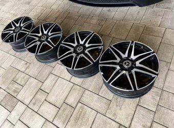 Mercedes AMG V-Class R19 orig. - 3