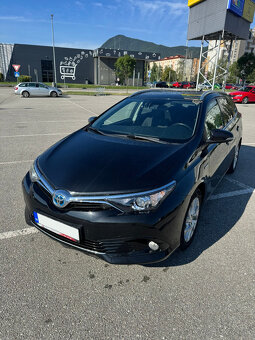Toyota Auris 1.8 Hybrid – úsporný automat s výbornou výbavou - 3