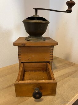 Mlynček na kávu. - 3