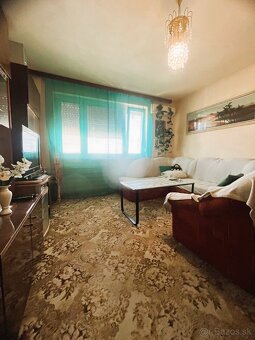 Slnečný 3 izbový byt s loggiou, sídlisko Rybníky 5, Levice - 3