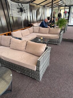 rohový ratanový gauč - 3