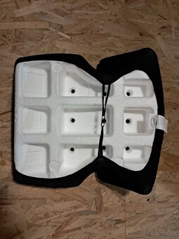 Podsedak do auta - 3