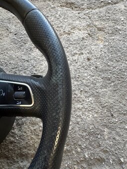 Audi A4 b8 Sline volant - 3