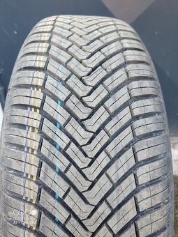 Pneu 215/60 R18 - 3