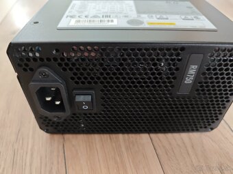 Corsair RM750 - 3