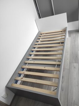 Posteľ 200×90 aj s roštom - 3
