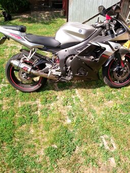 Yamaha R6 - 3