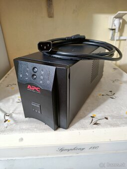 APC Smart-UPS 750 VA 230 V USB - 3