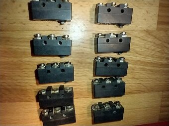 Mikrospínač TH2 B611, 2A 250V - 3