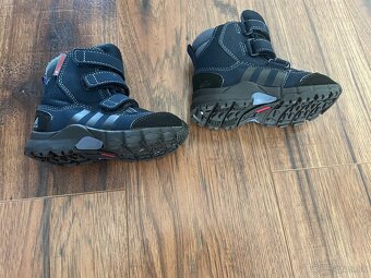 Predám chlapčenské zimné topánky zn. Adidas Terrex - 3