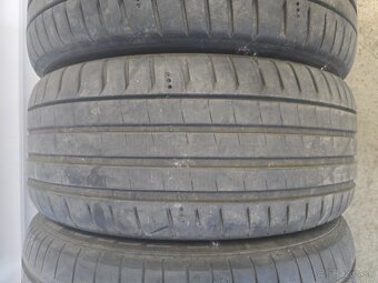 225/40 r18 - 3