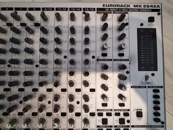Behringer 2642A - 3