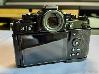Nikon Zf + grip od Smallrig - v záruke - 3