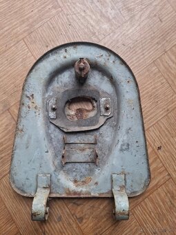 CZ skuter 175 prasa - dvierka - 3