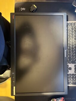 Monitor Lenovo ThinkVision + HDMI adaptér (Vention DVI-HDMI) - 3