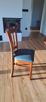 Jedálenský stôl a stoličky. - 3