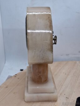 Predám funkčné mramorové stolové hodiny 20te roky 42 € - 3