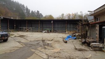 Kancelársky a skladový areál na okraji mesta. - 3