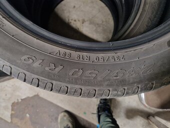Pirelli 19 R 235/50 v99 letne - 3