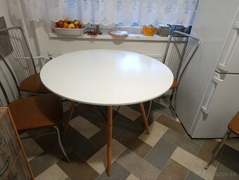 Jedálenský stôl - 3