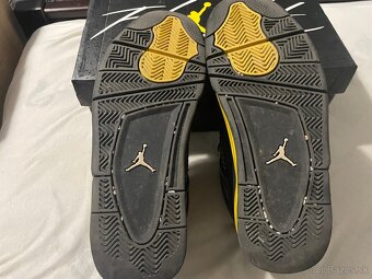Jordan Flight 4 Retro Thunder - 3