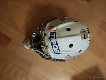 Brankarska prilba - 3