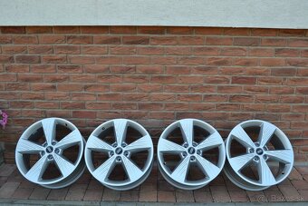 5x112 R19 Hlinikove disky Original Audi Q4 Etron - 3