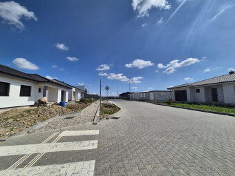 🏡 Stavebný pozemok na predaj – Dvory nad Žitavou, 640 m², - 3