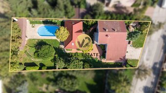 Na PREDAJ 5i rodinný dom s dvojgarážou a hosťovským domom, N - 3