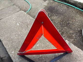 Výstražný trojuholník - 3