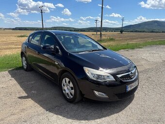 Opel Astra J 1.4 74 kW 2010 - 3