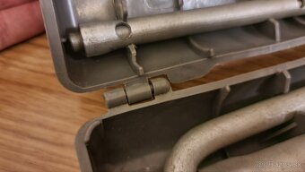 stará sada kľúčov na kolesá auta značky LADA z čias ZSSR - 3