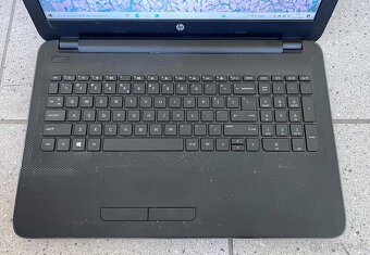 HP 255 G4 / AMD 4-jadro / 8GB RAM / 240GB SSD / 15.6" - 3