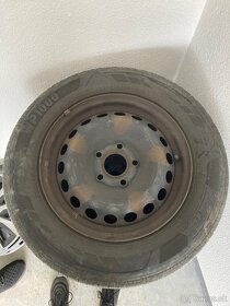 Predám pneu z diskami plus puklice - 3